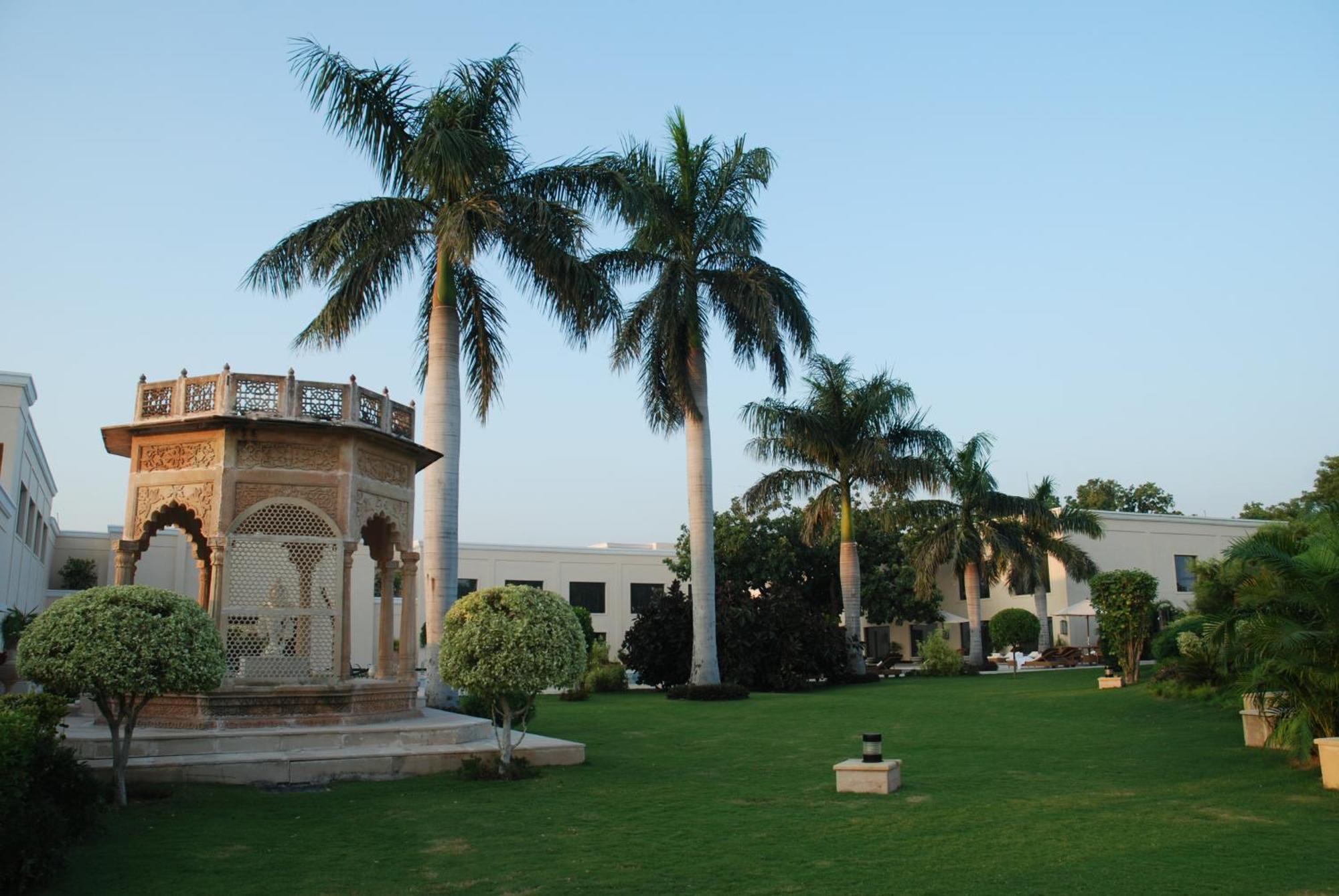 The Lalit Temple View Hotell Khajurāho Eksteriør bilde